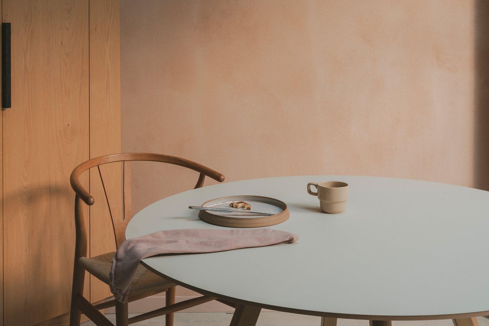 Smooth clay plaster in Nude NUD-03 at Balmore House, London.