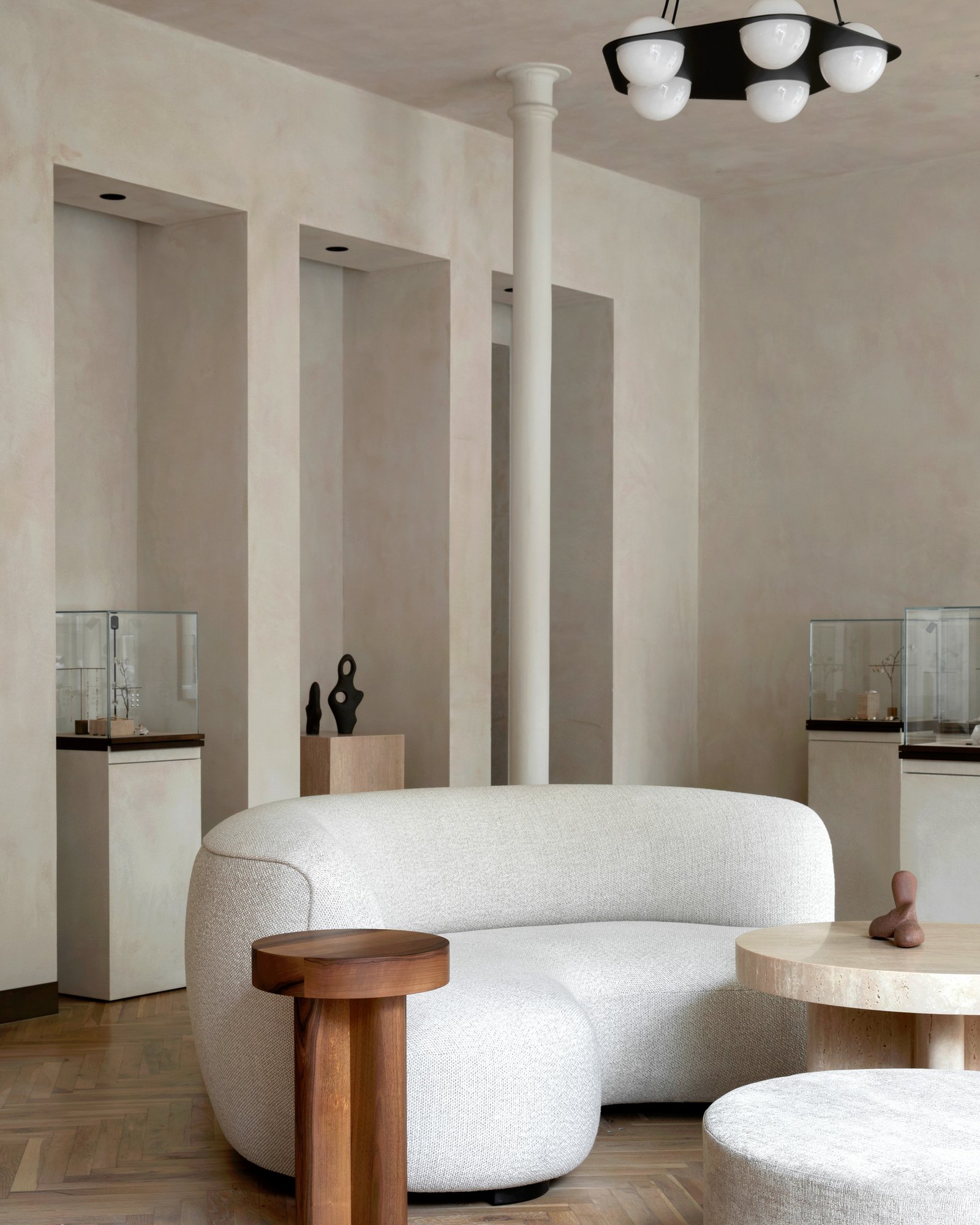 Smooth clay plaster in White WHI-01 at the Dulong flagship, Copenhagen.