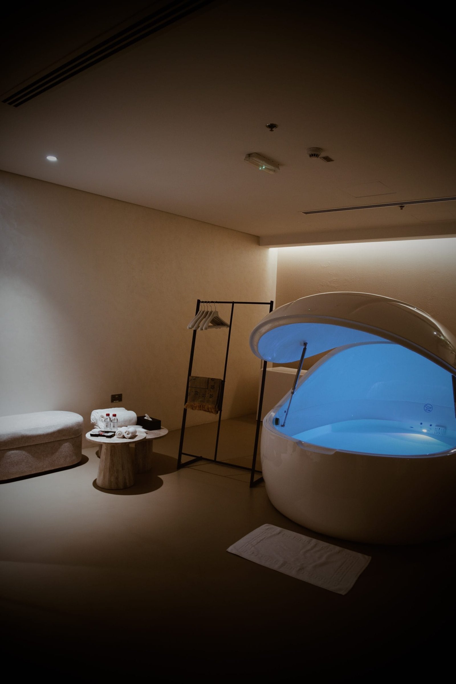 Microdur Plus microcement in the flotation room at Katara Hills LXR, Doha